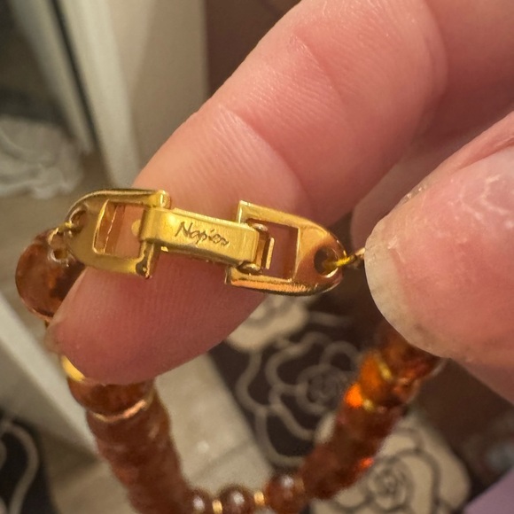 Vintage NAPIER Long Necklace Graduated Chunky Amber Lucite Beads Gold Accents - Picture 7 of 7